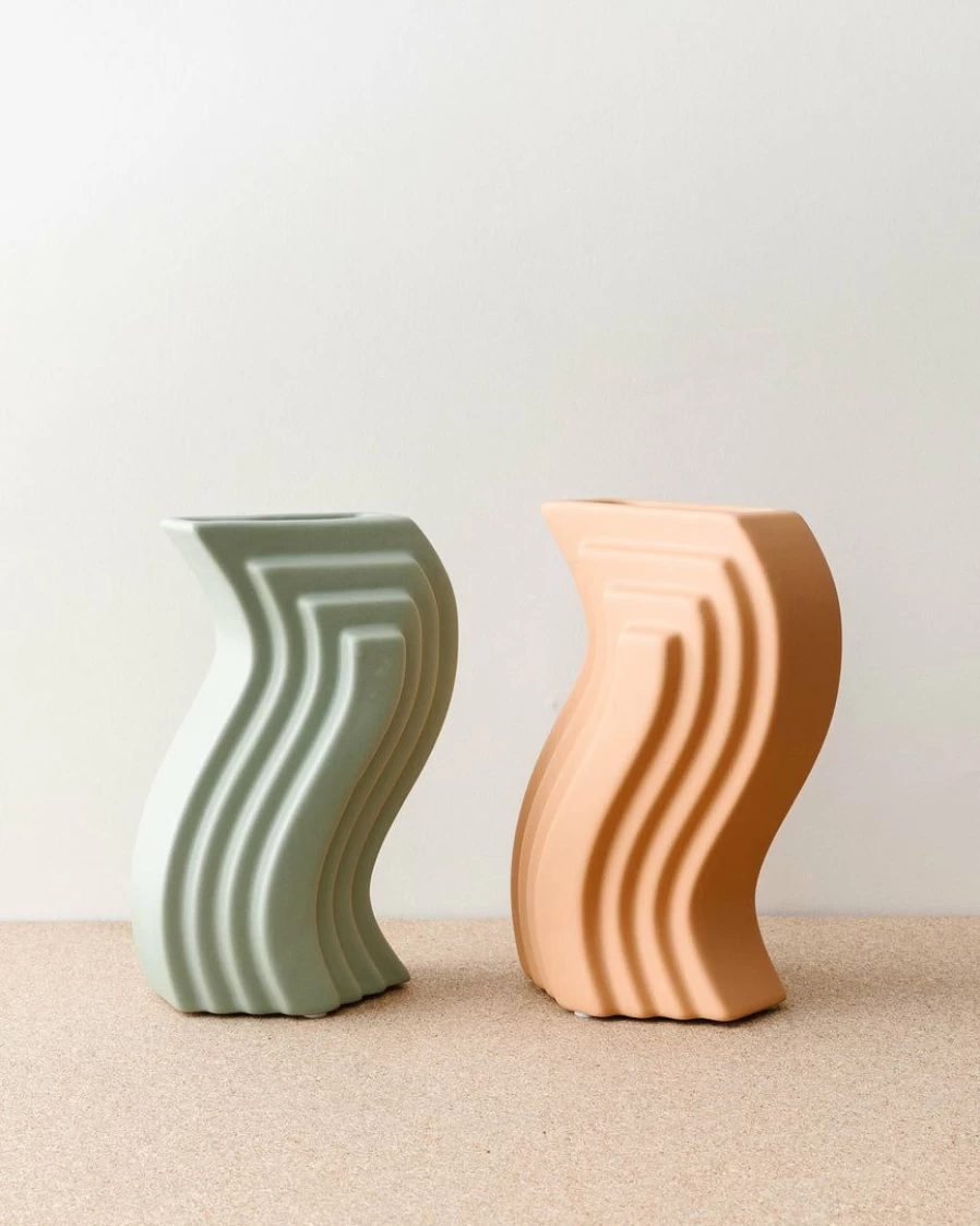 Retro Wave Ceramic Vase - Handcrafted Decorative Vase for Boho Home Decor