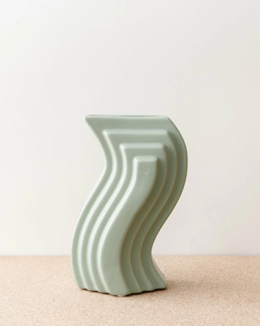 Retro Wave Ceramic Vase - Handcrafted Decorative Vase for Boho Home Decor
