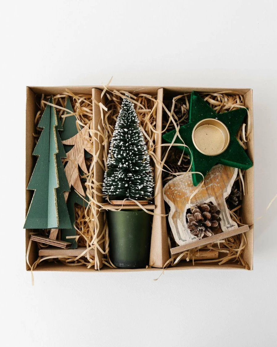Holiday Garden Decorating Kit - Creative DIY Outdoor Decor Set for Festive Seasons