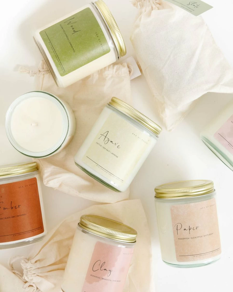 "Hand-Poured Sea of Roses Scented Candles – Natural Aromatherapy Gift"