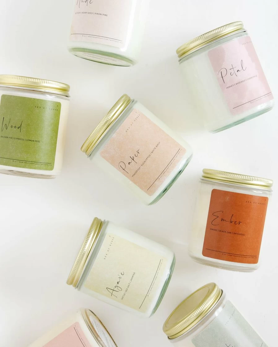 "Hand-Poured Sea of Roses Scented Candles – Natural Aromatherapy Gift"