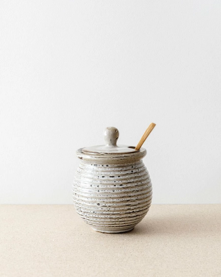 Bloomingville Ellen Ceramic Honey Pot with Wooden Dipper – Stylish Kitchen Accessory