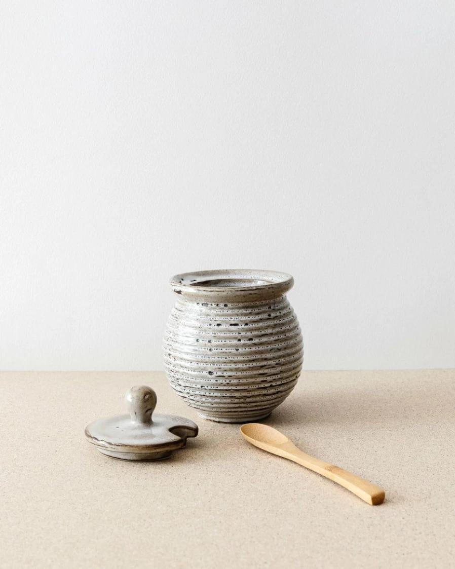 Bloomingville Ellen Ceramic Honey Pot with Wooden Dipper – Stylish Kitchen Accessory