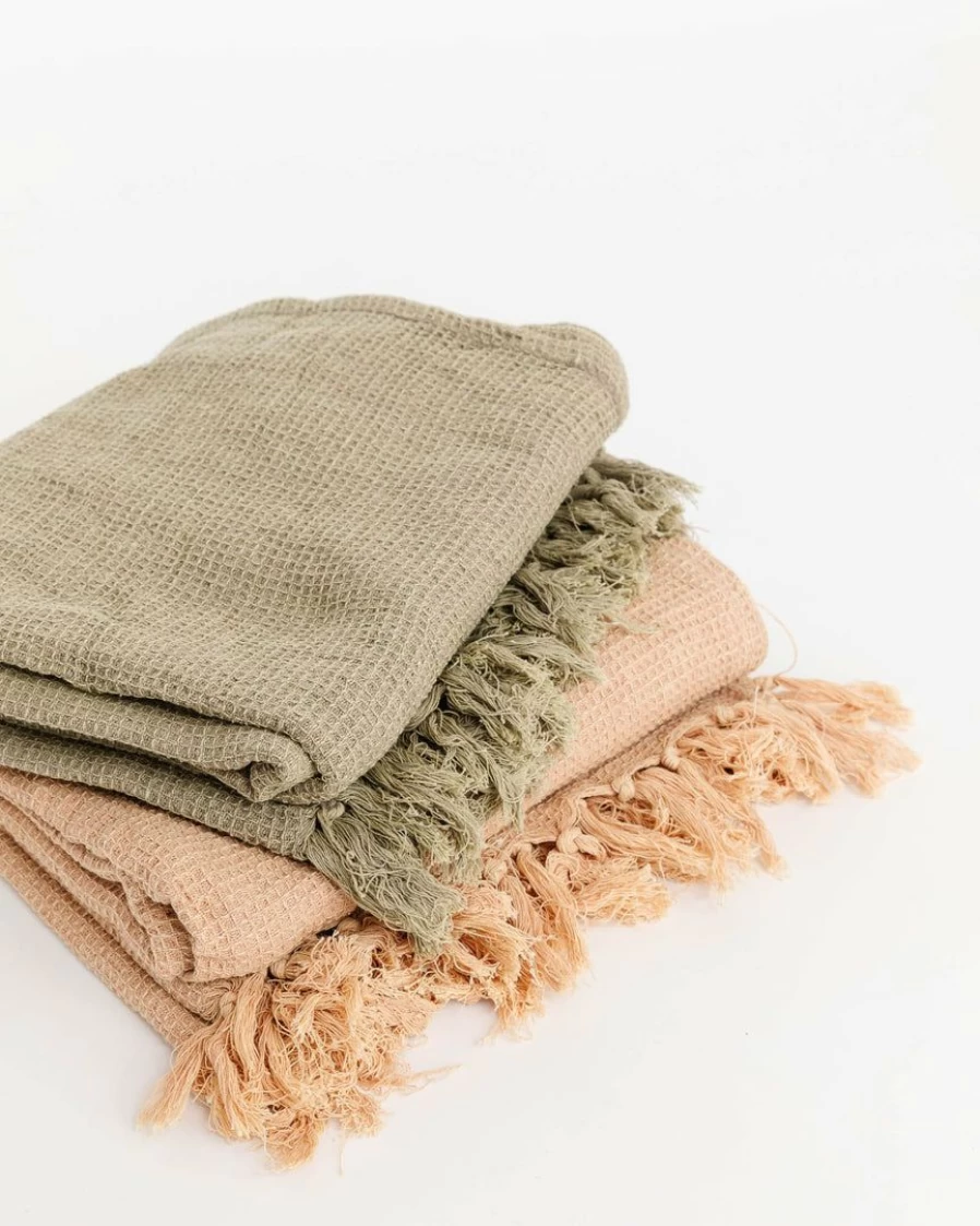 "Premium Cotton Woven Waffle Throw Blanket – Soft & Cozy Indaba Design"