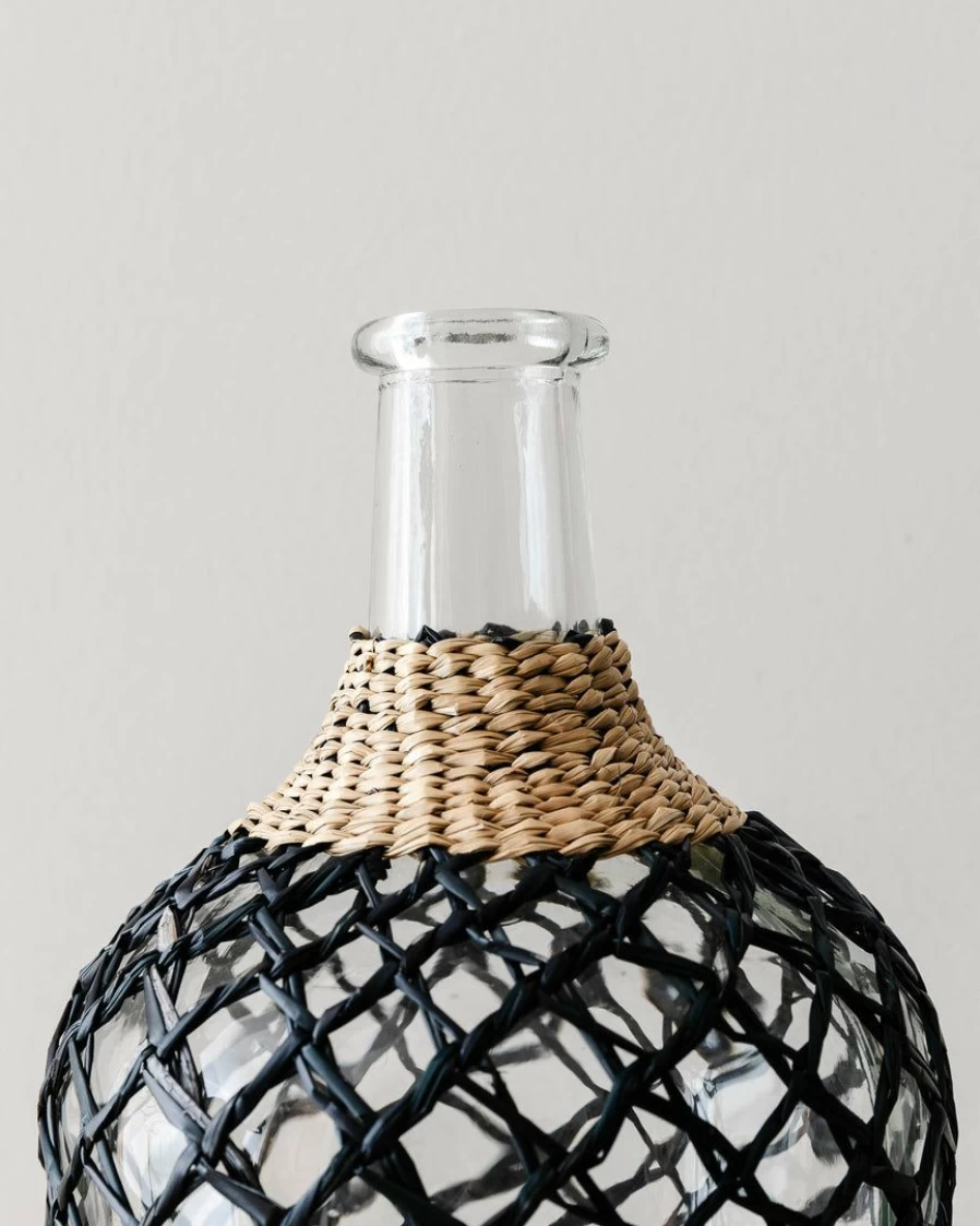 Handwoven Seagrass Glass Bottle Holder – Eco-Friendly & Decorative Storage for Wine or Liquor Bottles