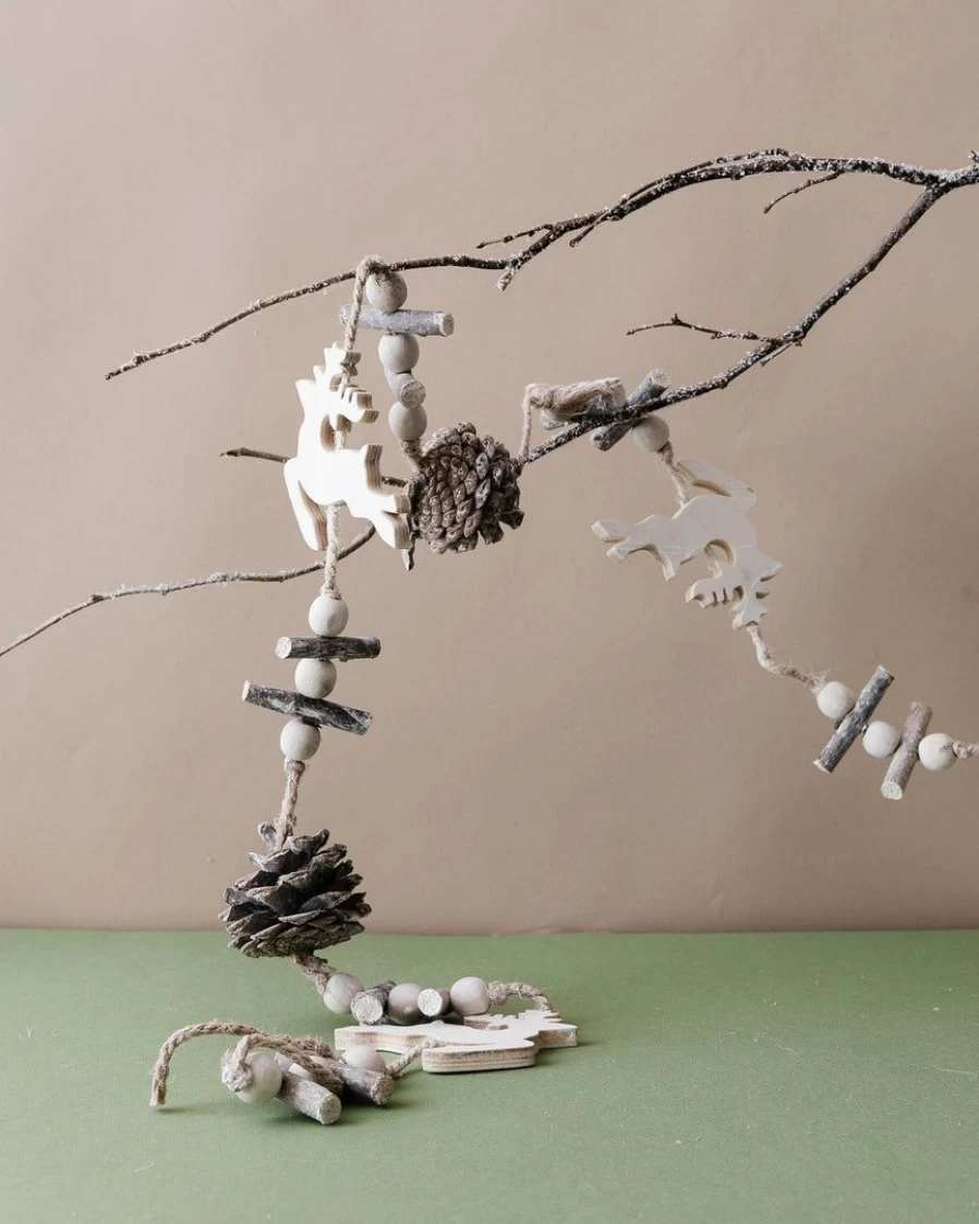 Rustic Deer & Pinecones Wooden Garland for Holiday Decor
