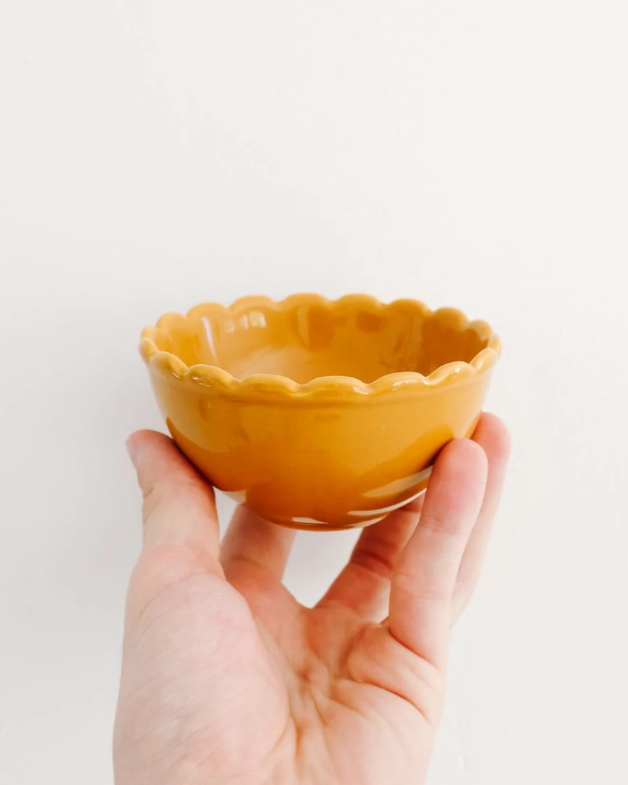 Lone Fox Scalloped Emery Bowl - Handcrafted Decorative Serving Dish for Modern Dining