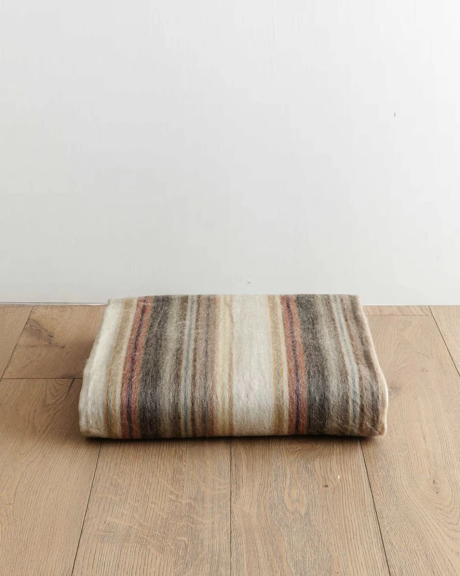 Luxury Sana Alpaca Wool Bed Blanket – Soft Throw for Cozy Comfort