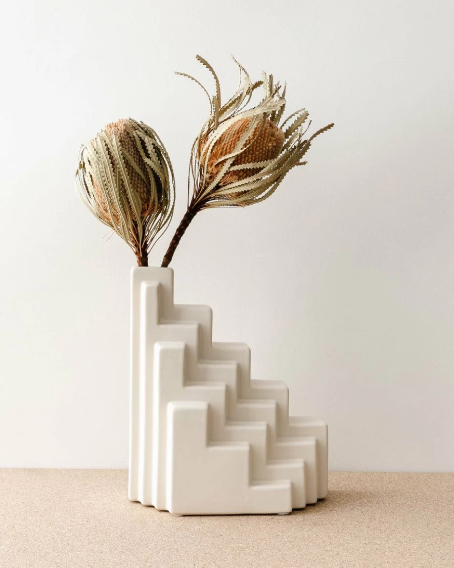 "Modern Calluna Steps Vase - Elegant Home Decor Flower Vase for Stylish Interiors"