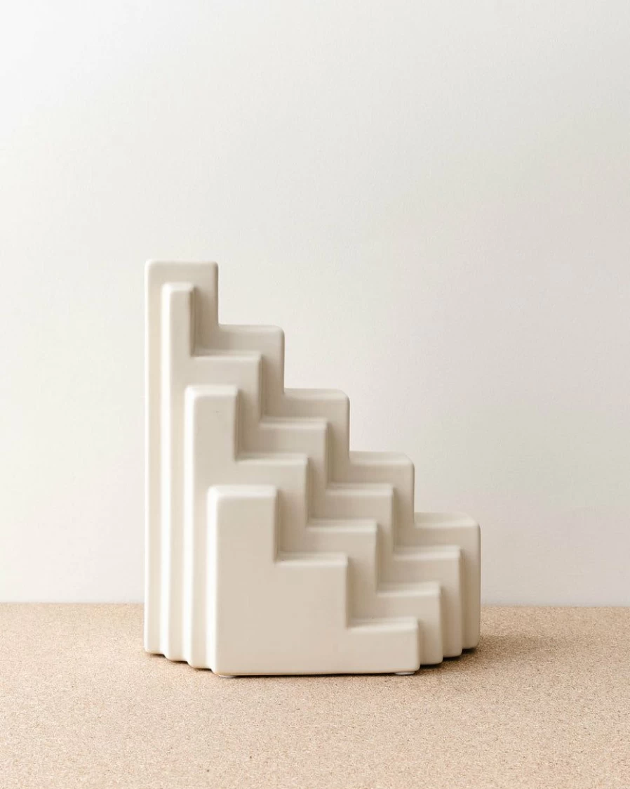 "Modern Calluna Steps Vase - Elegant Home Decor Flower Vase for Stylish Interiors"