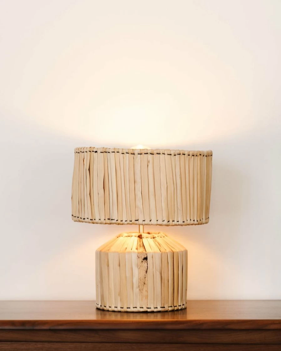 "Modern Banana Leaf Table Lamp – Natural Style Lighting for Home Decor"
