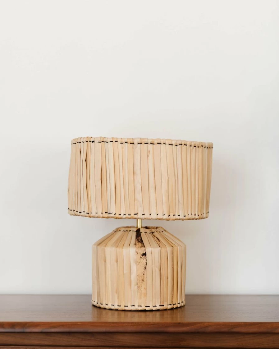 "Modern Banana Leaf Table Lamp – Natural Style Lighting for Home Decor"
