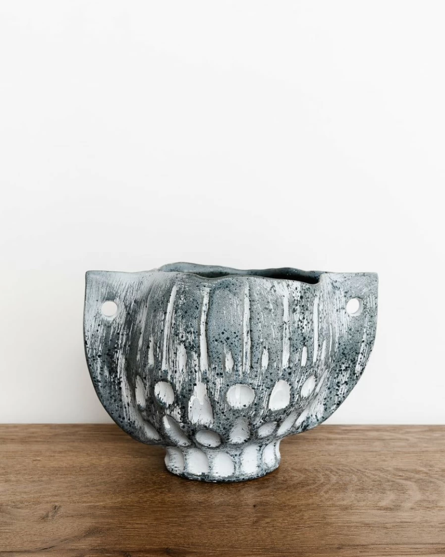 Organic Stoneware Planter – Handcrafted Ceramic Flower Pot for Indoor Plants, Eco-Friendly Home Decor