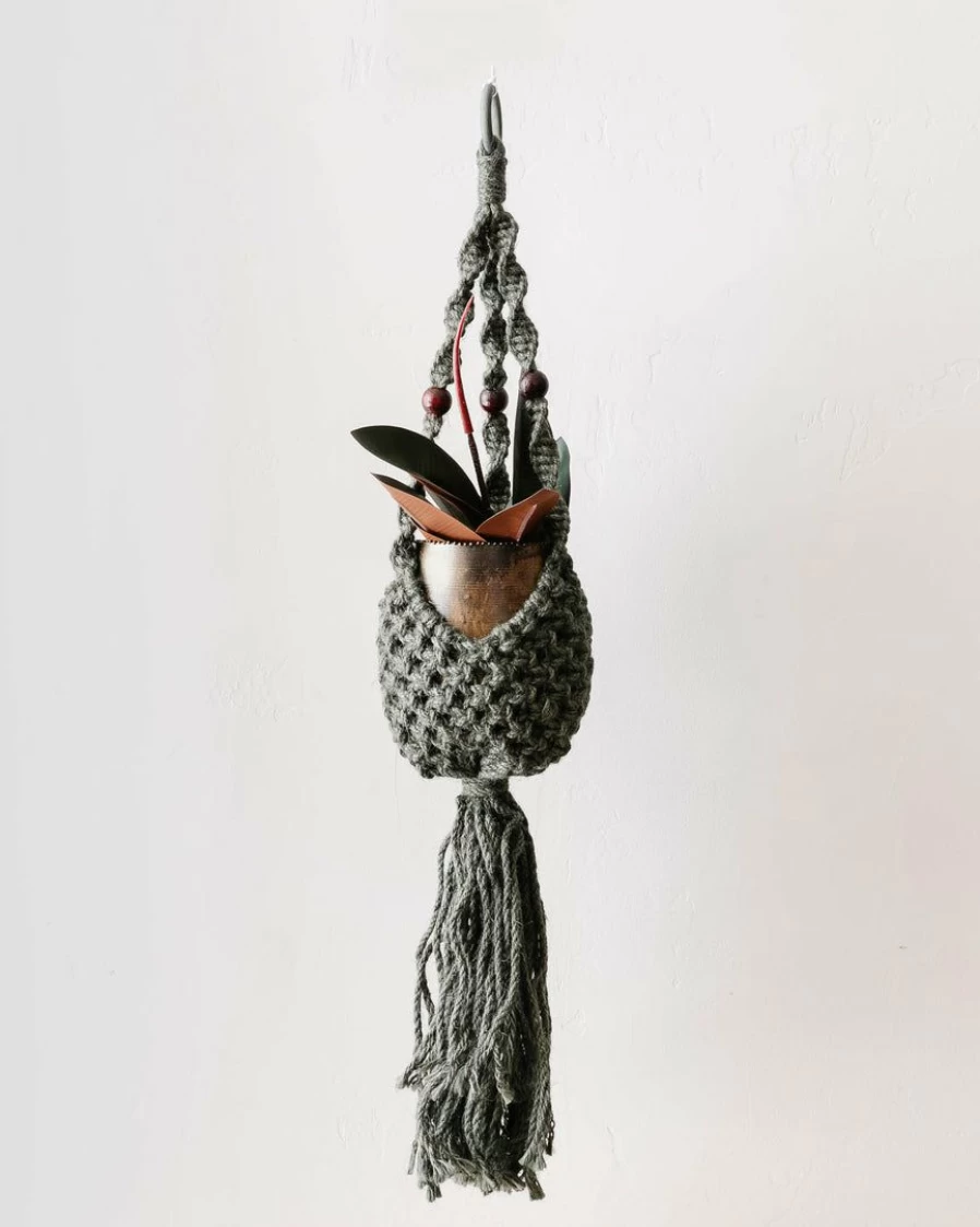 "Bohemian Daya Jute Plant Hanger – Handmade Macrame Hanging Basket for Indoor Outdoor Plants"
