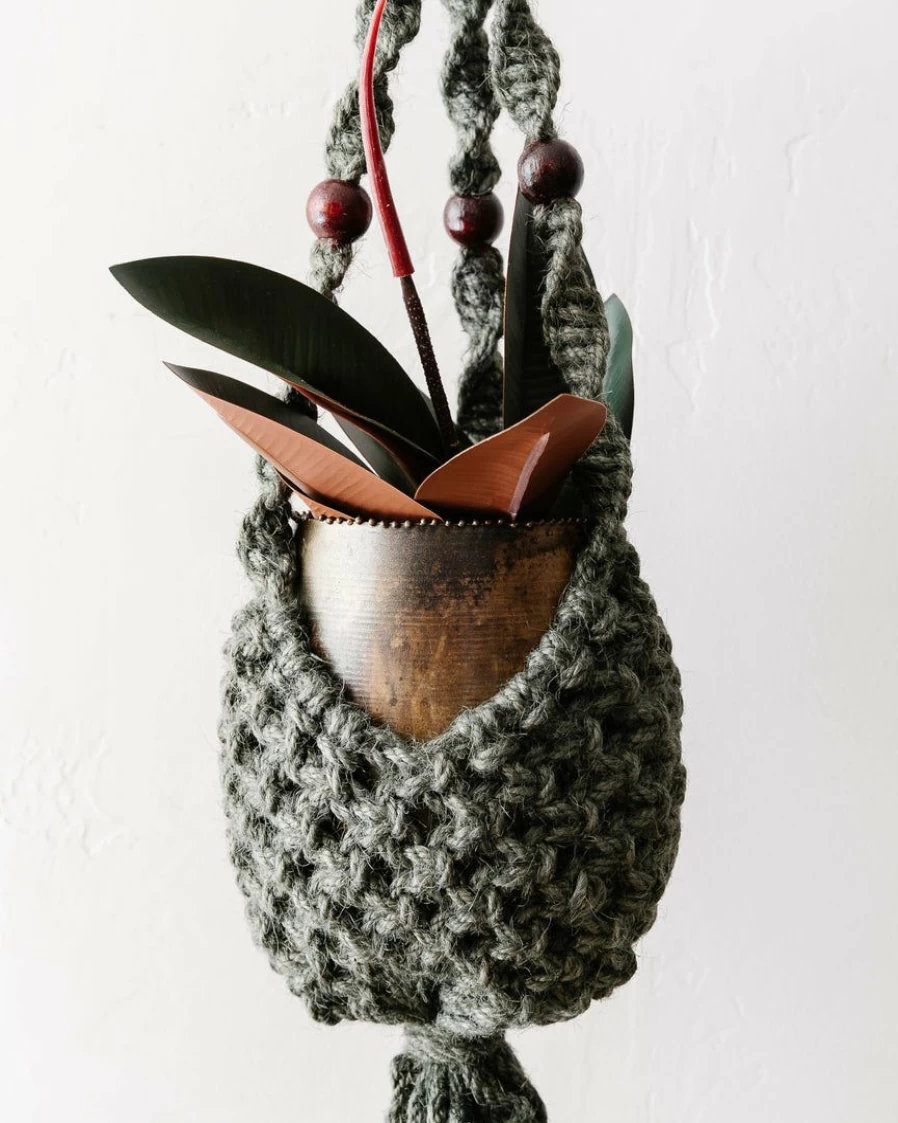 "Bohemian Daya Jute Plant Hanger – Handmade Macrame Hanging Basket for Indoor Outdoor Plants"