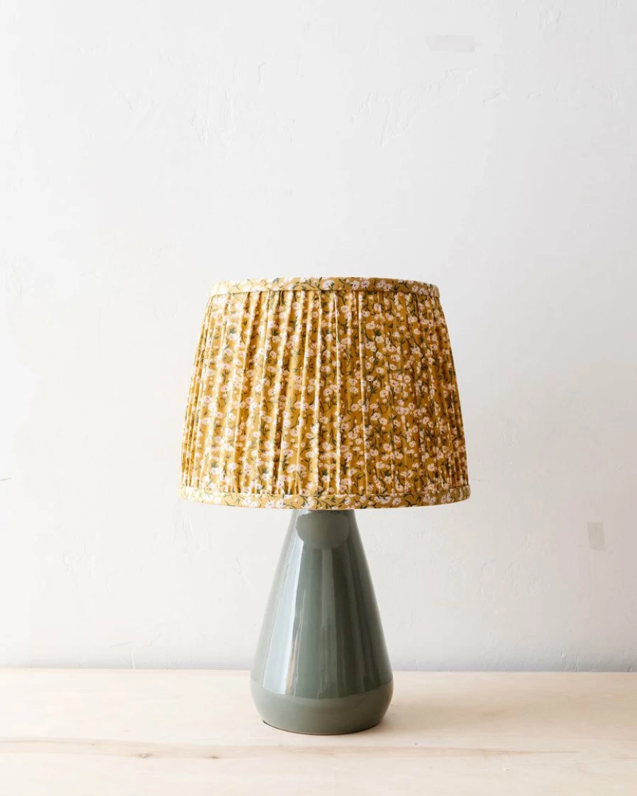 Ramona Floral Decorative Table Lamp – Vintage-Inspired Creative Lighting for Home Décor
